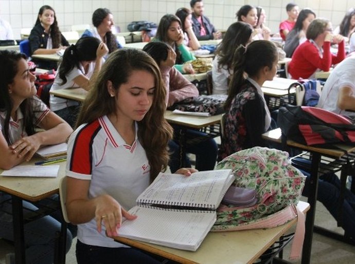 Conclusão do novo currículo da Educação Básica é prorrogado para março