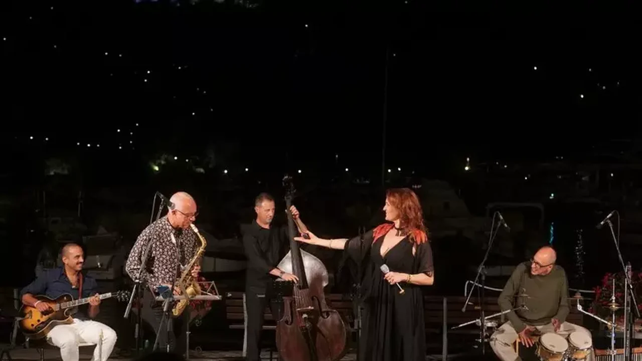 Grupo se apresenta na Itália com clássicos da MPB adaptados para o genovês