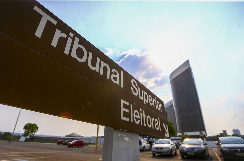 Prazo para tirar e regularizar título de eleitor vai até 6 de maio