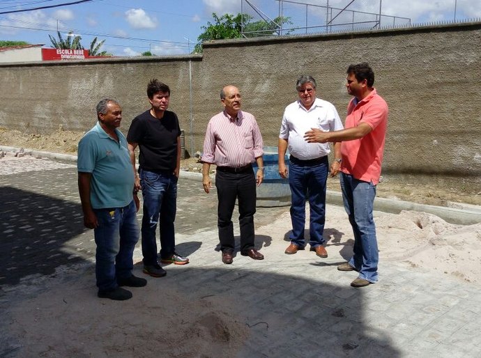 Marcius Beltrão acompanha projeto de pavimentação