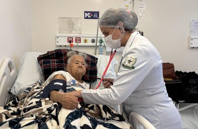 Tratamento no Hospital Metropolitano livra paciente de 98 anos do sofrimento causado por hérnia e vesícula