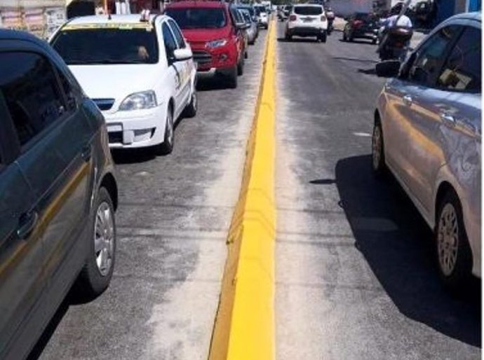Prismas de concreto são instalados para dar mais fluidez ao trânsito