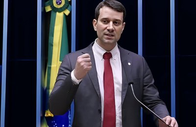 Deputado federal Daniel Barbosa homenageia Arapiraca pelos 99 anos de emancipação