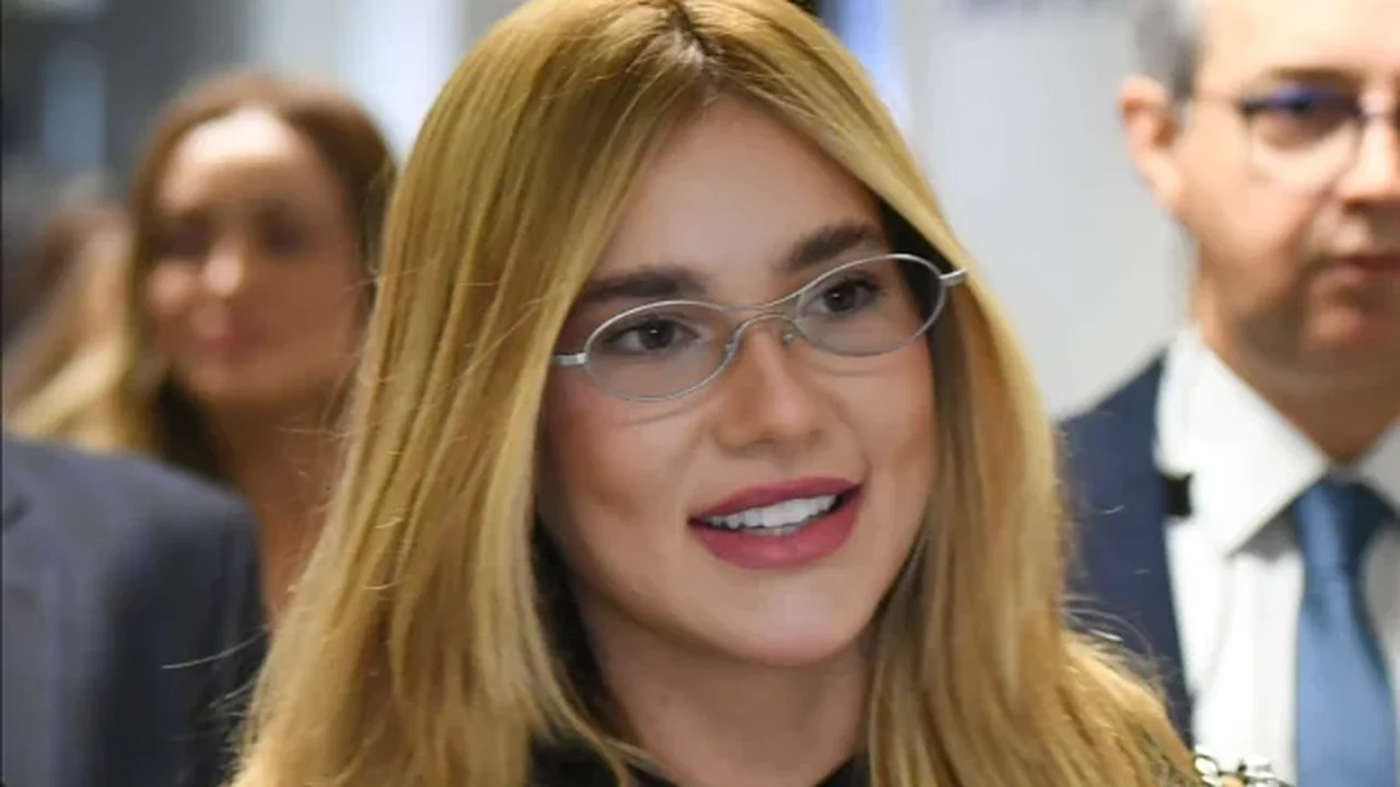 Virginia aparece de coelhinha em Nova York e recebe comentário de ex-Fluminense