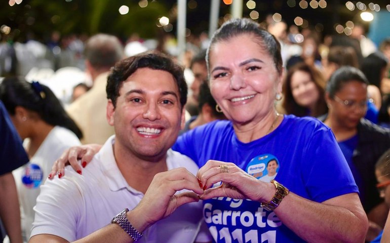 Ao lado da deputada Ângela Garrote, Rodrigo Valença reforça candidatura em evento na Laje