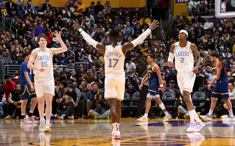 Lakers batem Warriors mesmo com atuações apagadas de LeBron e Davis