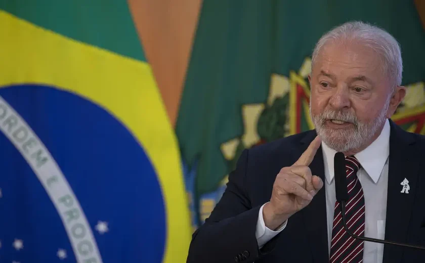 Paulo Pimenta é meu ministro da Secom, mas acho que está cedo para ele voltar, diz Lula