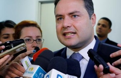 Governador anuncia a convocação de 150 professores concursados
