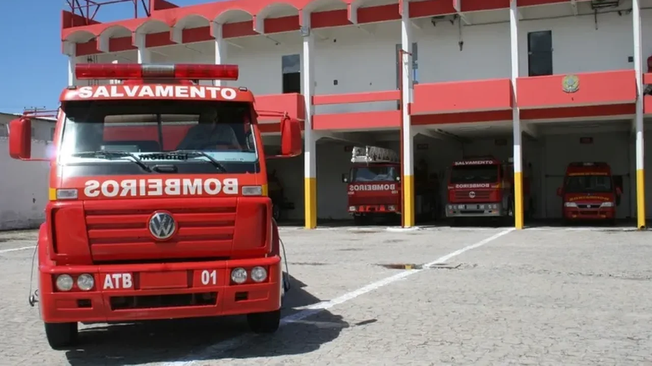 Fumaça em atacadista mobiliza Corpo de Bombeiros no Centro de Arapiraca