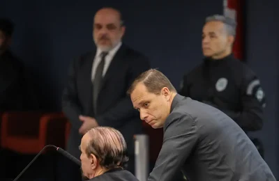 Mauro Cid passa por audiência no STF e retira tornozeleira eletrônica