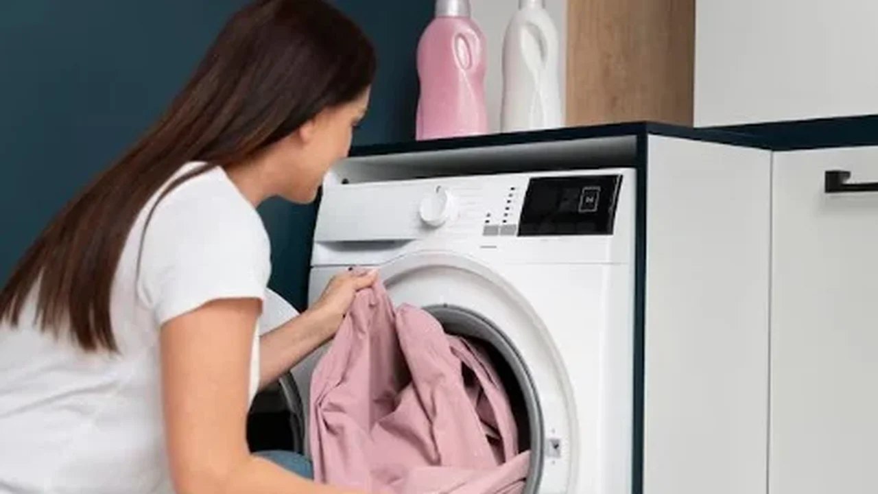Itens que nunca devem ser colocados na máquina de lavar: especialistas revelam lista surpreendente
