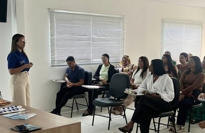 CREAS e Projeto Construindo uma Cultura de Paz realizam encontro formativo com monitores do transporte escolar, em Campo Alegre