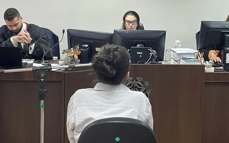 Mãe que matou homem acusado de tentar abusar da filha é absolvida pelo júri