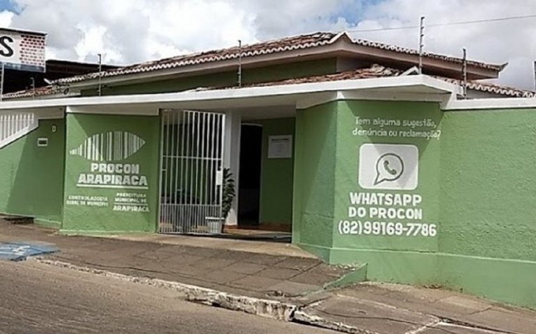 PROCON Arapiraca notifica casal e cobra canal eficiente de atendimento ao consumidor