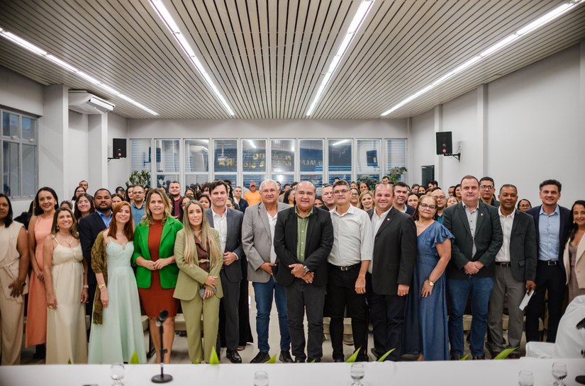 Prefeito Marcelo Beltrão dá posse a novos diretores escolares e reforça compromisso com a excelência da educação pública em Coruripe