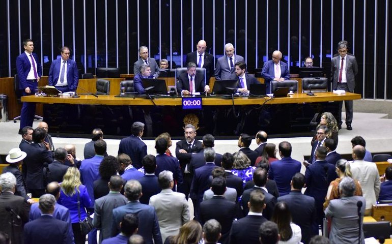 Câmara aprova projeto que cria programa para reduzir fila no INSS