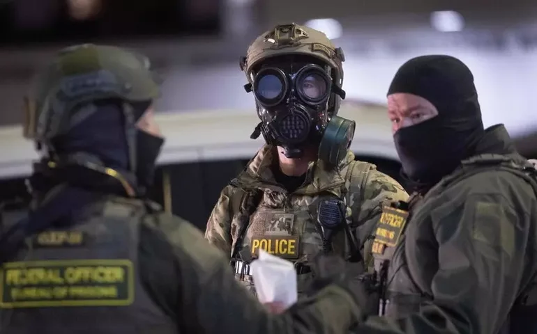 Governador gera controvérsia por possível presença do ICE nas Olimpíadas de 2026