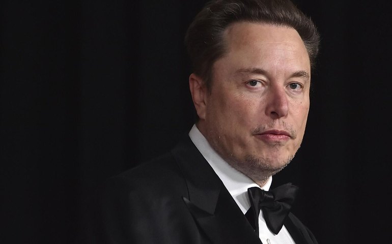 Musk diz que pagamentos de juros sobre dívidas massivas dos EUA podem levar à falência