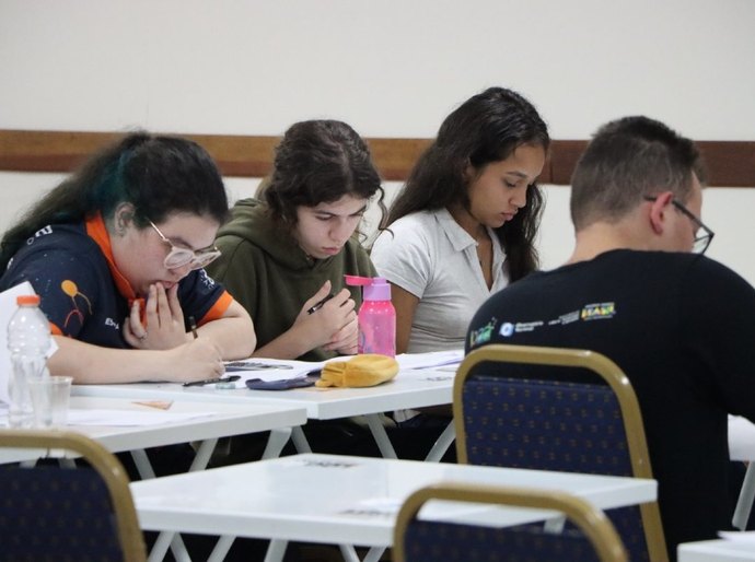 150 estudantes disputam vaga para as olimpíadas internacionais de astronomia e astrofísica