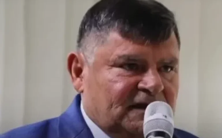 Prefeito e vice de Santa Quitéria (CE) têm mandatos cassados por ligação com Comando Vermelho