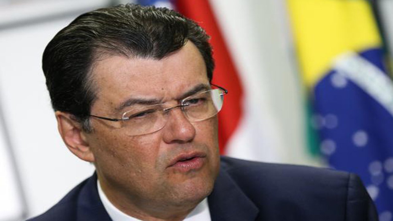 Após apoio de Eduardo Braga, CPI do MEC fica a uma assinatura de ser protocolada