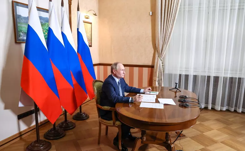 UE anuncia 18º pacote de sanções contra Rússia