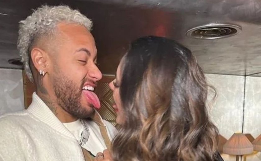 Neymar curte Paris ao lado de Bruna Biancardi