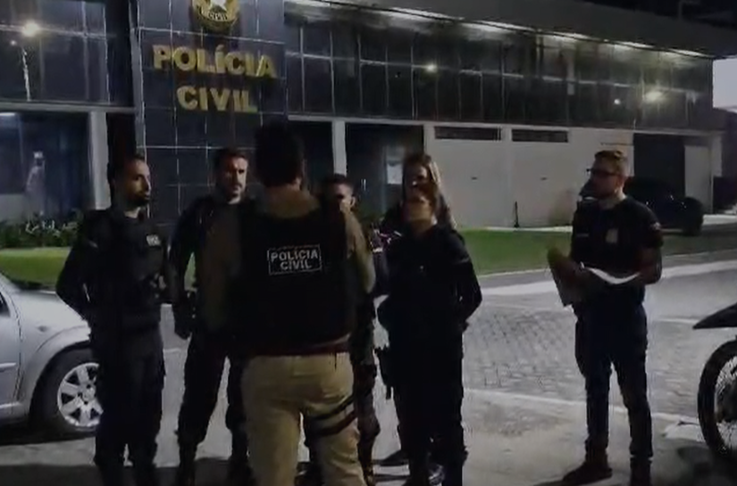 Polícia Civil cumpre mandados contra suspeitos de extorquir garotas de programa, em AL