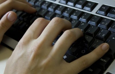 Projeto abre crédito de R$ 2 mil para alunos da rede pública comprarem computadores 