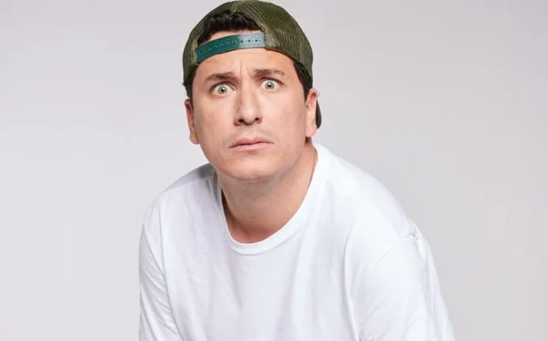 De volta a Maceió, Rafael Portugal apresenta novo show especial