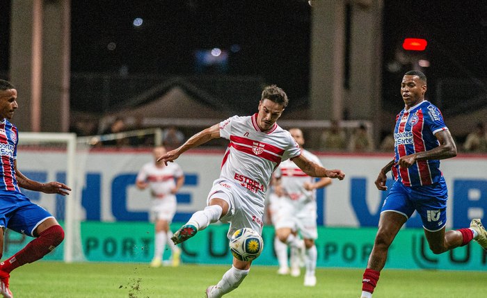 CRB no duelo contra o Bahia na semifinal do Nordestão