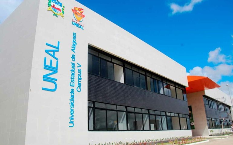 Projeto cria bolsa de qualificação para servidores da Uneal