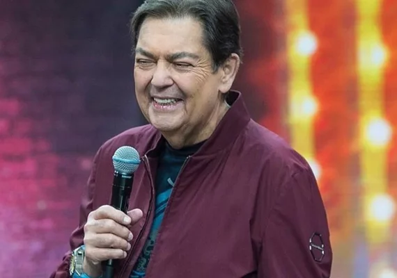 Faustão reaparece nas redes sociais depois de um ano e meio para prestar homenagem a Boni