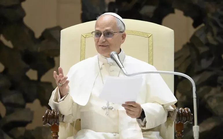 Padres devem usar redes sociais com 'sabedoria', alerta Papa