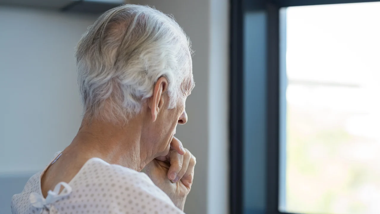 Seu sono pode revelar um sinal precoce de risco de Alzheimer, sugere estudo
