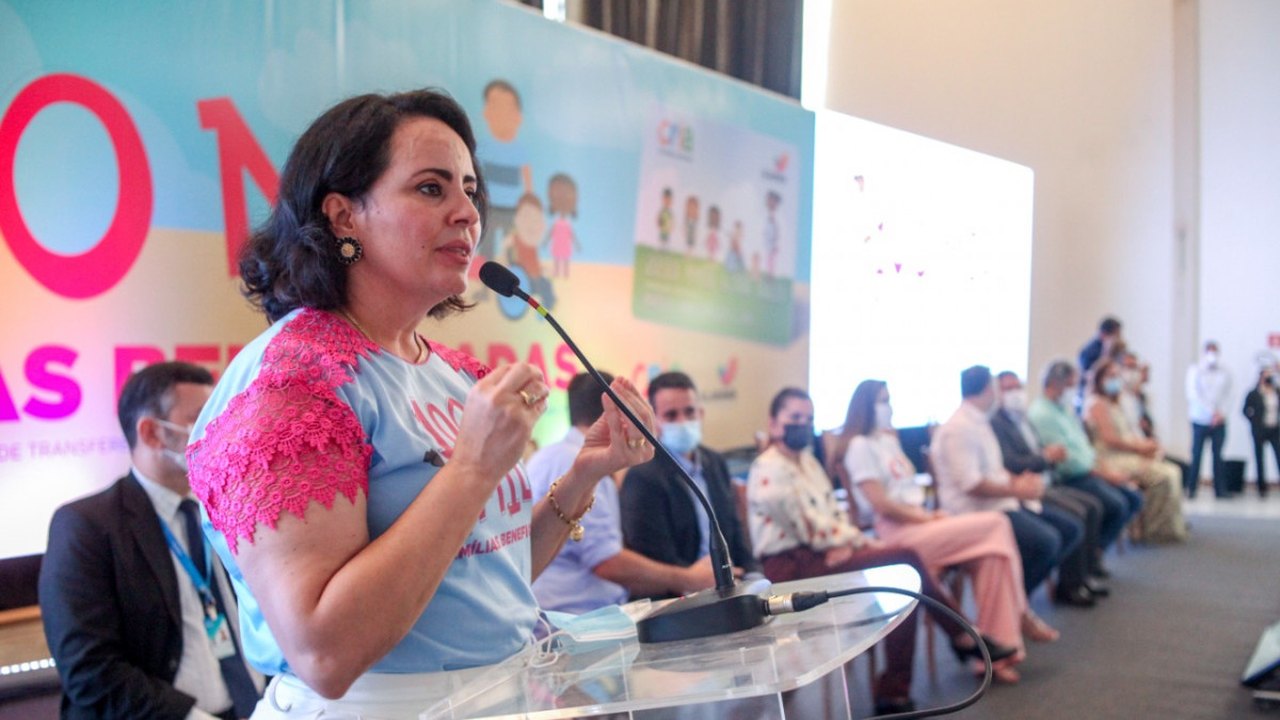 Gestão de Fabiana Pessoa cadastrou 130 mil mães e gestantes no CRIA