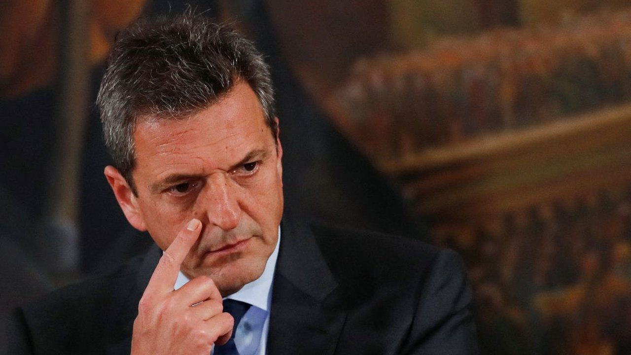 Massa pode renunciar ao ministério da Economia após reunião de Milei com Fernández