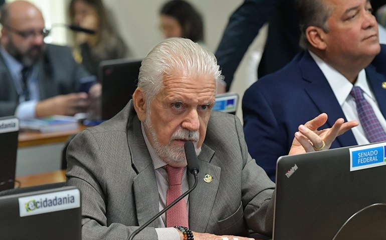Jaques Wagner diz que governo 'tem uma saída' para PEC do BC, mas que não há pressa