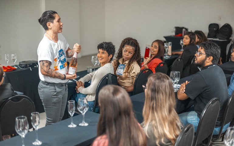 Município de Piranhas recebe carreta-escola do programa Escola do Turismo