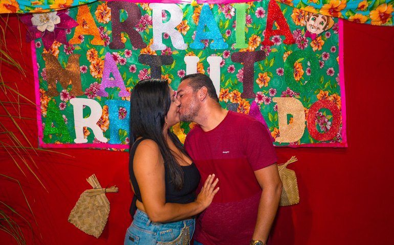 Arraiá do bairro Senador Teotônio Vilela aquece corações de casais no Dia dos Namorados