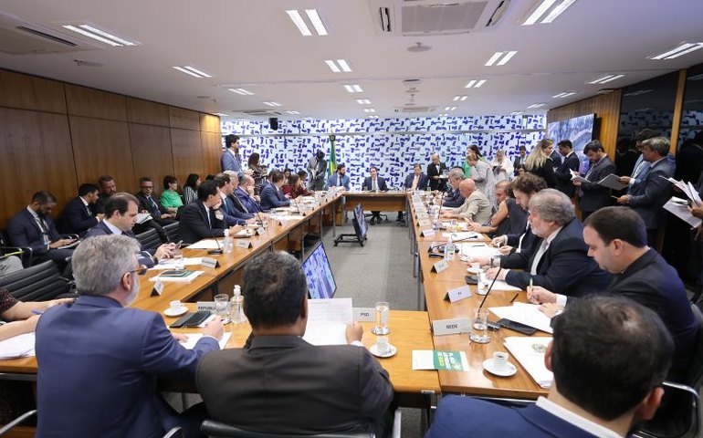 Líderes decidem votar projetos da bancada feminina e penas mais rigorosas para crimes contra agentes da Justiça