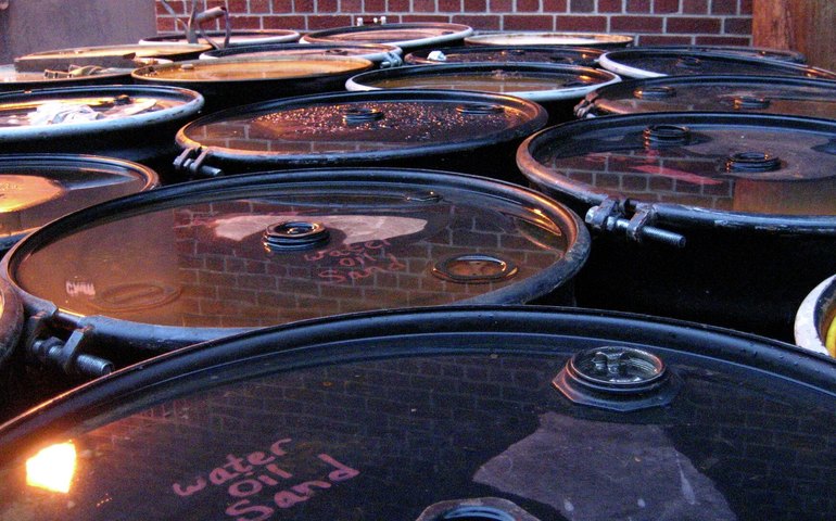 Preço do petróleo sobe após anúncio de Trump do cancelamento da licença da Chevron na Venezuela