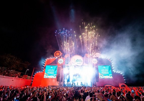 Shows emocionam público na abertura da Festa de Bom Jesus dos Navegantes