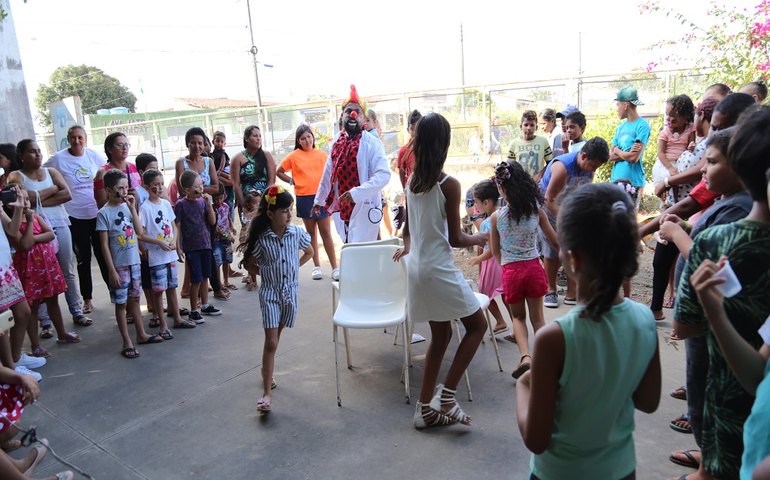 Prefeitura promove atividades recreativas nas comunidades no Mês das Crianças