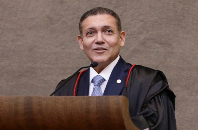 Ao tomar posse na Presidência do TSE, Nunes Marques defende a vontade soberana do povo nas urnas