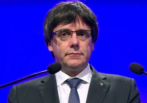 Carles Puigdemont exige anistia a independentistas catalães para apoiar formação de governo na Espanha