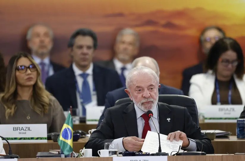 Lula critica incentivos financeiros ao setor de combustíveis fósseis