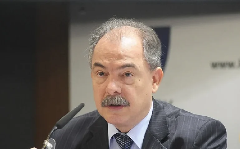 Mercadante: há disputa diplomática sobre normas e parâmetros para enfrentar a crise climática