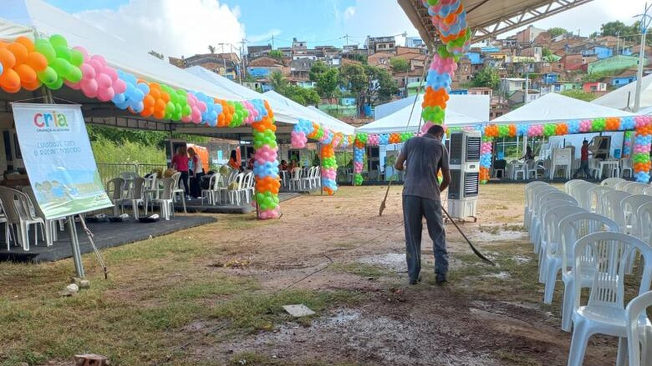 Reeducando da Reintegração Social participa da limpeza e manutenção de creche Cria da Grota do Cigano