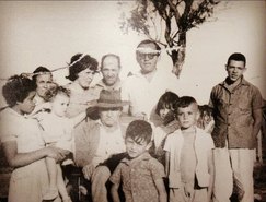 O prefeito Jota Duarte, esposa Ivonete e filhos em Palmeira dos Índios Acervo da família